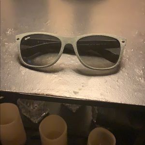 Meet your Posher, Dmetrei